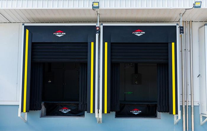 Inflatable dock shelters